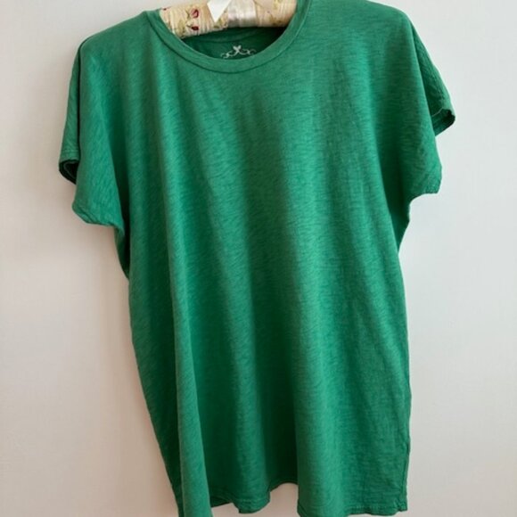 Velvet by Graham & Spencer green flowy t-shirt - Picture 2 of 6